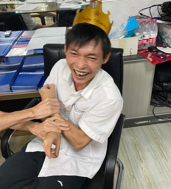 员工生日会| 心怀感恩，，，温暖前行，，，与12博官网共生长！ 